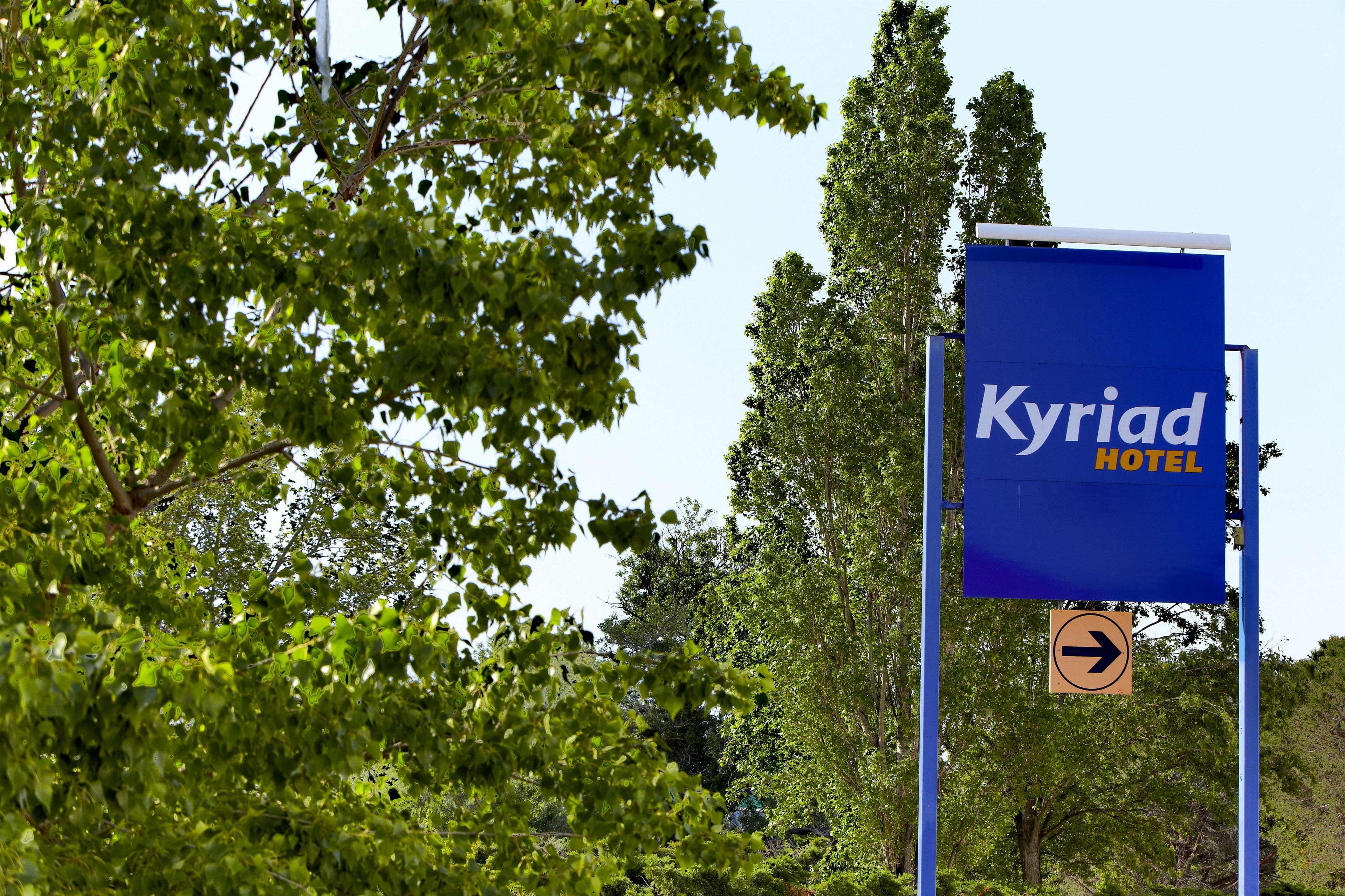 Kyriad Direct Arles Exterior foto